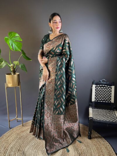 Royal Green Luxurious Soft Silk Saree with Triple Zari Paan Weaves and Regal Zari Woven Pallu