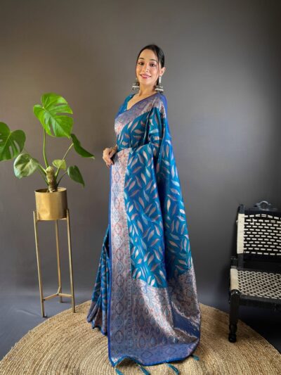 Royal Blue Luxurious Soft Silk Saree with Triple Zari Paan Weaves and Regal Zari Woven Pallu